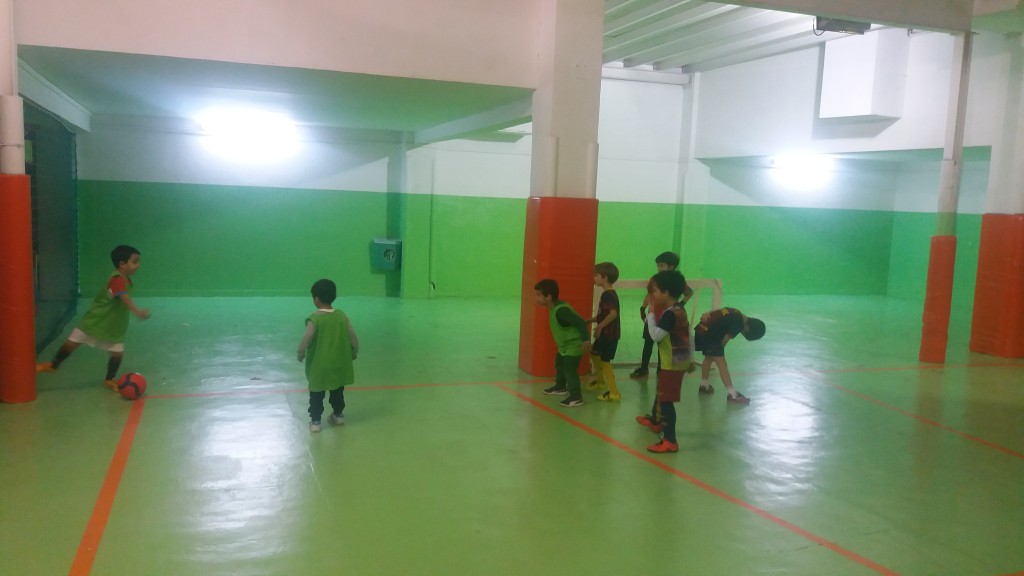 Activitats paraescolars futbol sala Pàlcam escola concertada de Barcelona